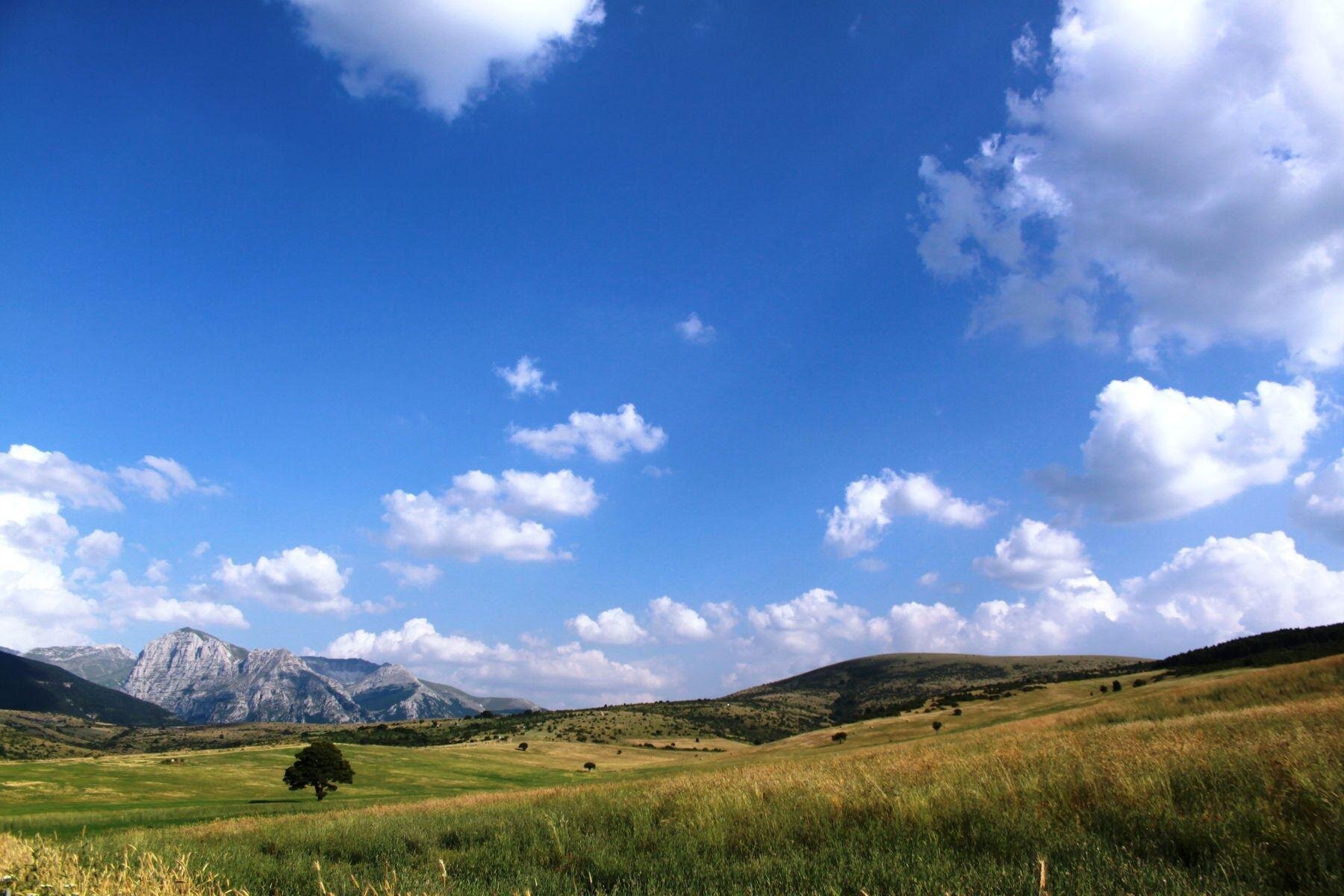 Pacchetto: Il Cammino nelle Terre Mutate da Fabriano a Castelluccio